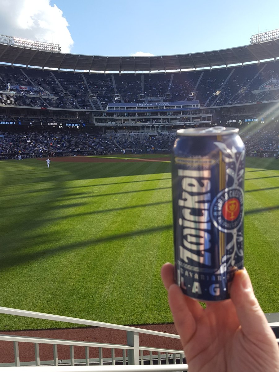 mbbeereric's tweet photo. @Ericstl6 @urbanchestnut I'll see your fantasyland and raise you a zwickle. @Royals https://t.co/rY7C66iQDo