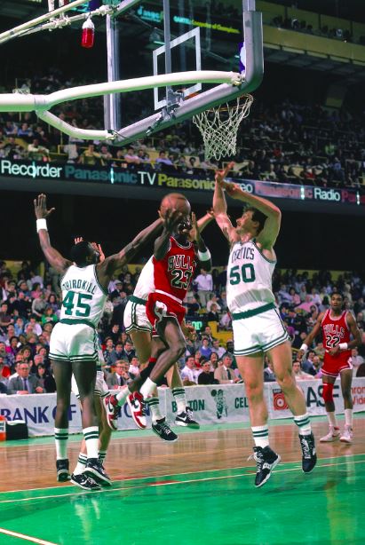 NBAHistory's tweet photo. #MJ63 @celtics (67-15) 135, @chicagobulls (30-52) 131 (2 OT); First Round, Game 2/MJ 63 (22-41 FG/FGA; 19-21 FT/FTA) https://t.co/QexYxwqm6a