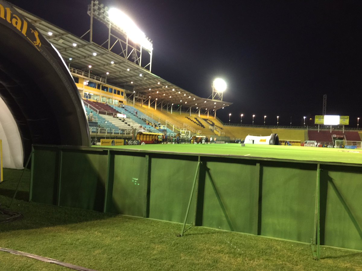 rio_andrey's tweet photo. Olha aí o túnel por onde vão sair os jogadores do Mengão.

Daqui a pouco a ⚽️ rola.

Vale a Classificação

#FLAxCON https://t.co/du5swgFNoA