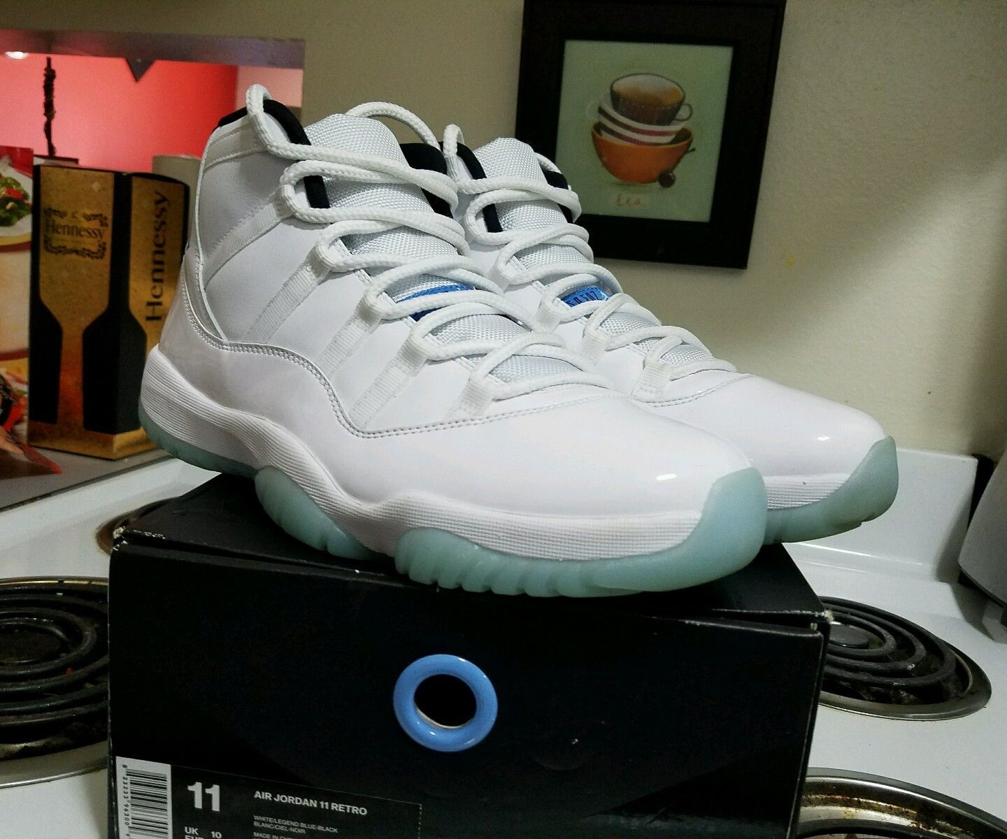 Jordan 11 legend store blue box