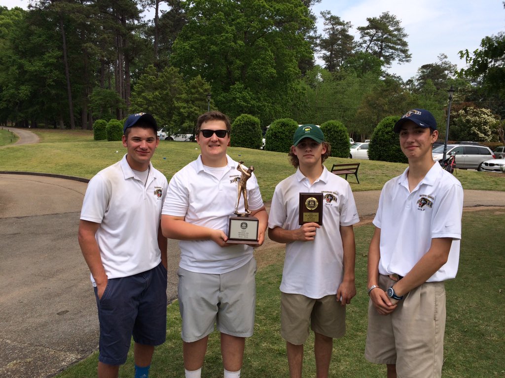 BHallAthletics's tweet photo. Congrats to the Varsity Golf team as they finished region runnerup and qualify for #GISA State Tourney! @BHSHead https://t.co/1xUrv1i0j7