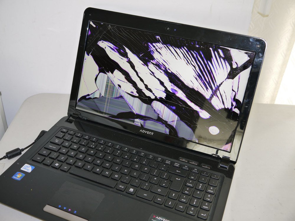TuscaloosaCompR's tweet photo. Cracked your computer screen? Don't be price gouged, let us fix it for you at Tuscaloosa Computer Repair! #computer https://t.co/3bV5co9Hzb