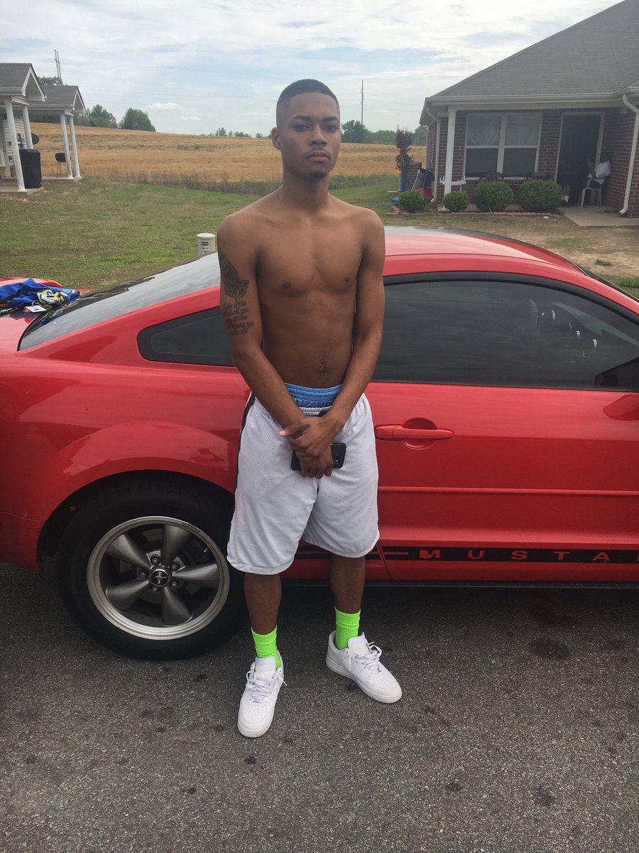 Ceostatus800's tweet photo. Guys really cant see me 😈😤💯💯 https://t.co/ZYJv7PIDXV