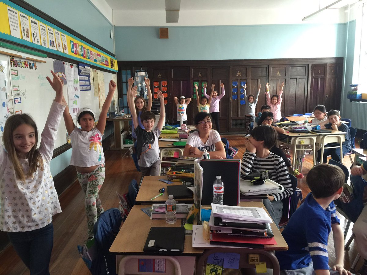 Practicing mindfulness in the classroom #EmpowerYoga #YogaForKids #GoNoodle #mindfulclassroom