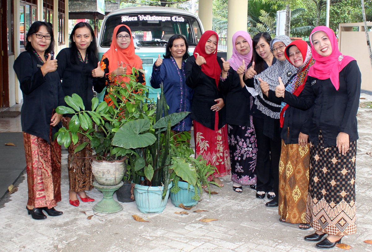 SELAMAT MEMPERINGATI HARI KARTINI 21 APRIL 2016
"perempuan tidak hanya sekedar konco wingking"
"tidak lupa kodrat"