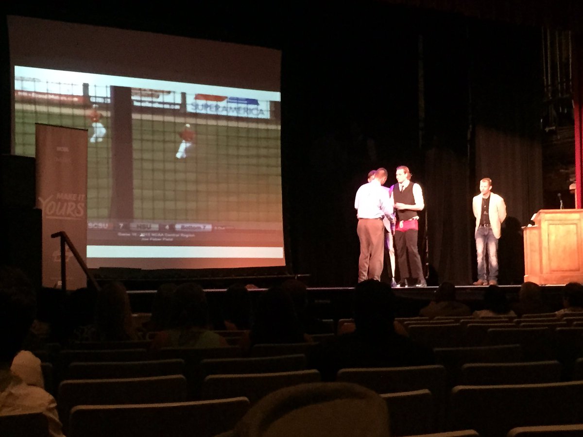 ReddieBaseball's tweet photo. Hunter Mayall with the Individual Performance of the year award! #Redspy's #ImReddie https://t.co/HWvJJGnX3W