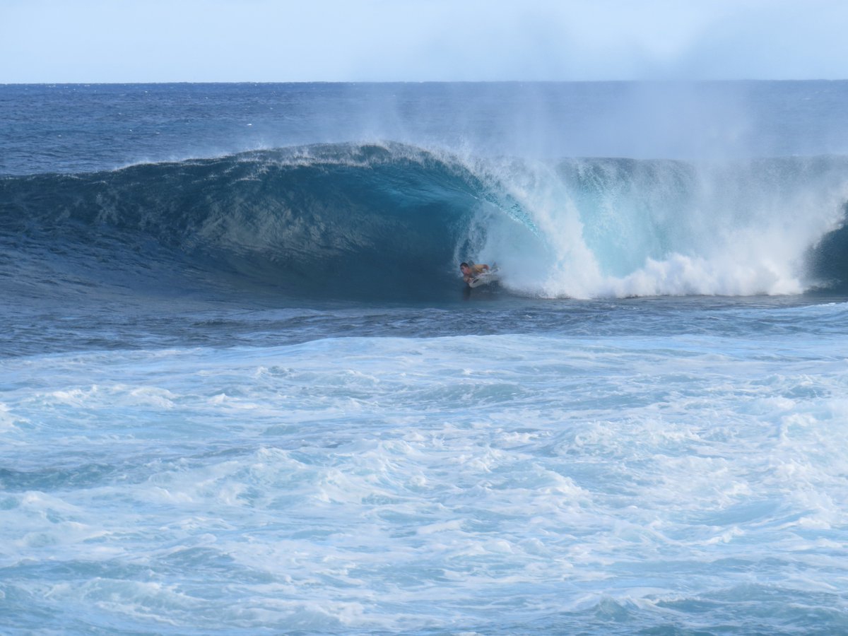 HonuLaniKauai's tweet image. I overlook 2 surf spots. Calling surfers to check out what's in my backyard. #surfKauai #aciddrop #Herions #Surfing