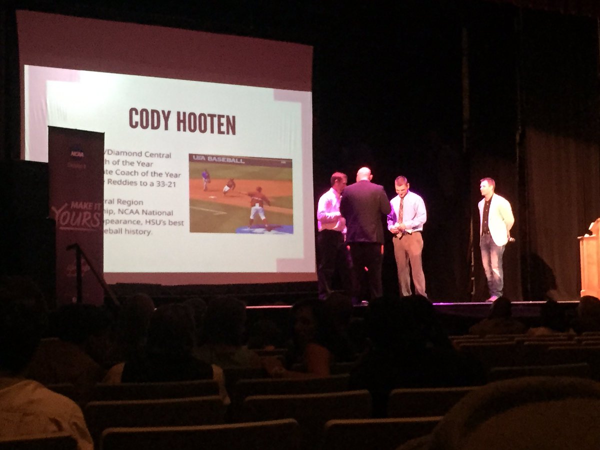 ReddieBaseball's tweet photo. Coach Hooten wins Coach of the year. #Redspy's #ImReddie https://t.co/uekBhHYg8M