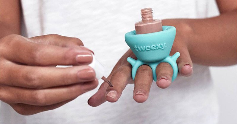 buymedesign's tweet photo. Polishing your nails just got a lot easier with @TheTweexy's handy #gadget: https://t.co/XnP2PGg1MN | #SPOTDESIGN https://t.co/srYud6G7jb