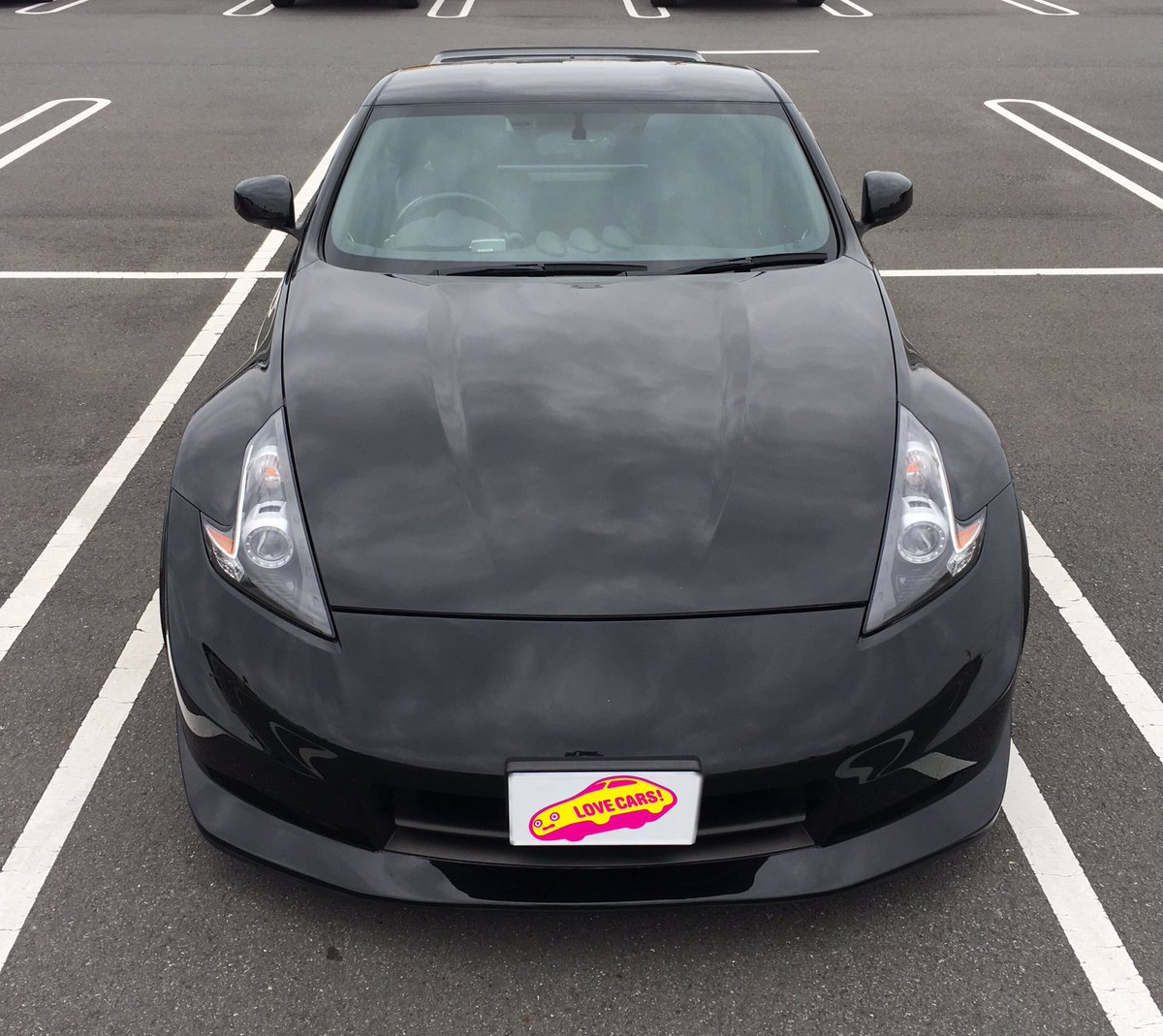 Z34前期に、後期のZニスモのヘッドライトを付けてる車は、なかなか