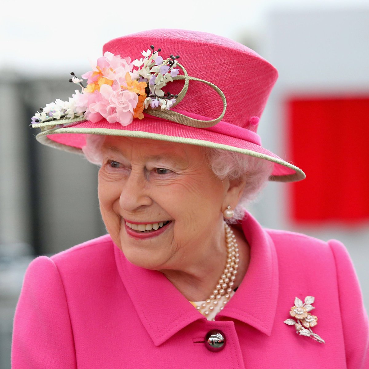 thismorning's tweet photo. Happy 90th Birthday to Her Majesty The Queen from all the This Morning family #HappyBirthdayYourMajesty https://t.co/MfJUORZVha