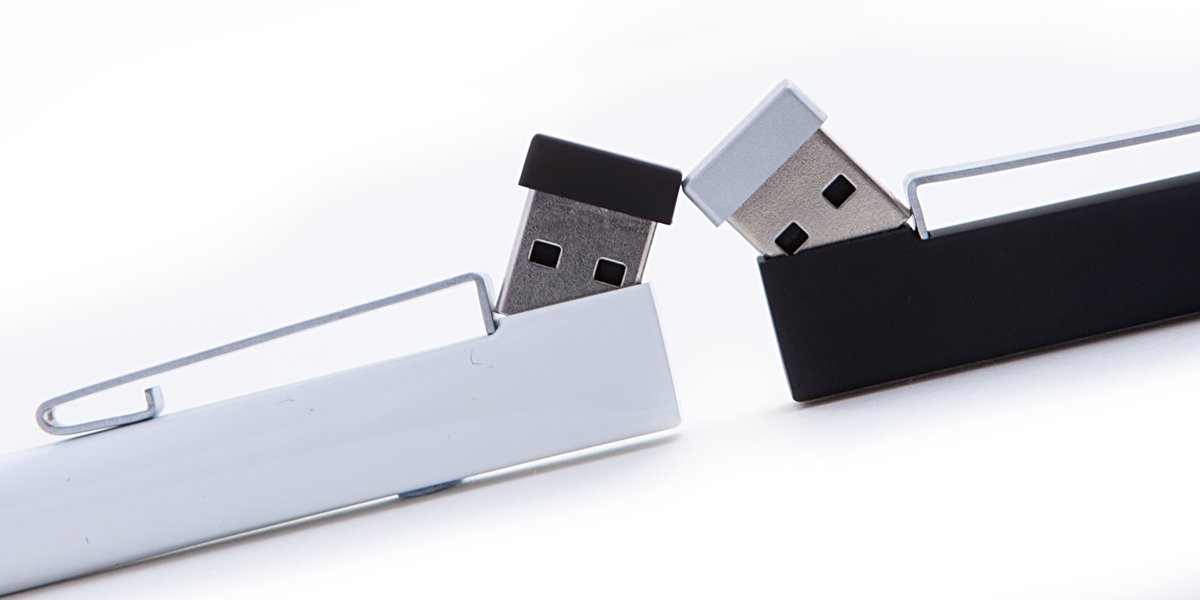 Chili_ConceptHQ's tweet photo. 2in1 USB drive &amp; ball pens, make your from 100pcs! #design #usb #corporategift #memorydrive #promo #gift #incentive https://t.co/wKTjNSVpxr
