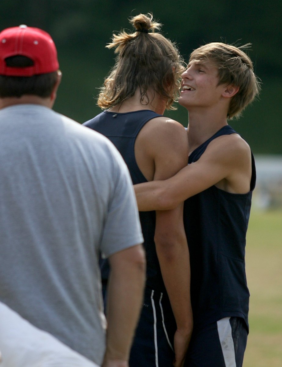 BHMunro1's tweet image. Photos of @ejchs track, at region meet, day 1 
@a8db46acfeee463 @EJ_THENEST