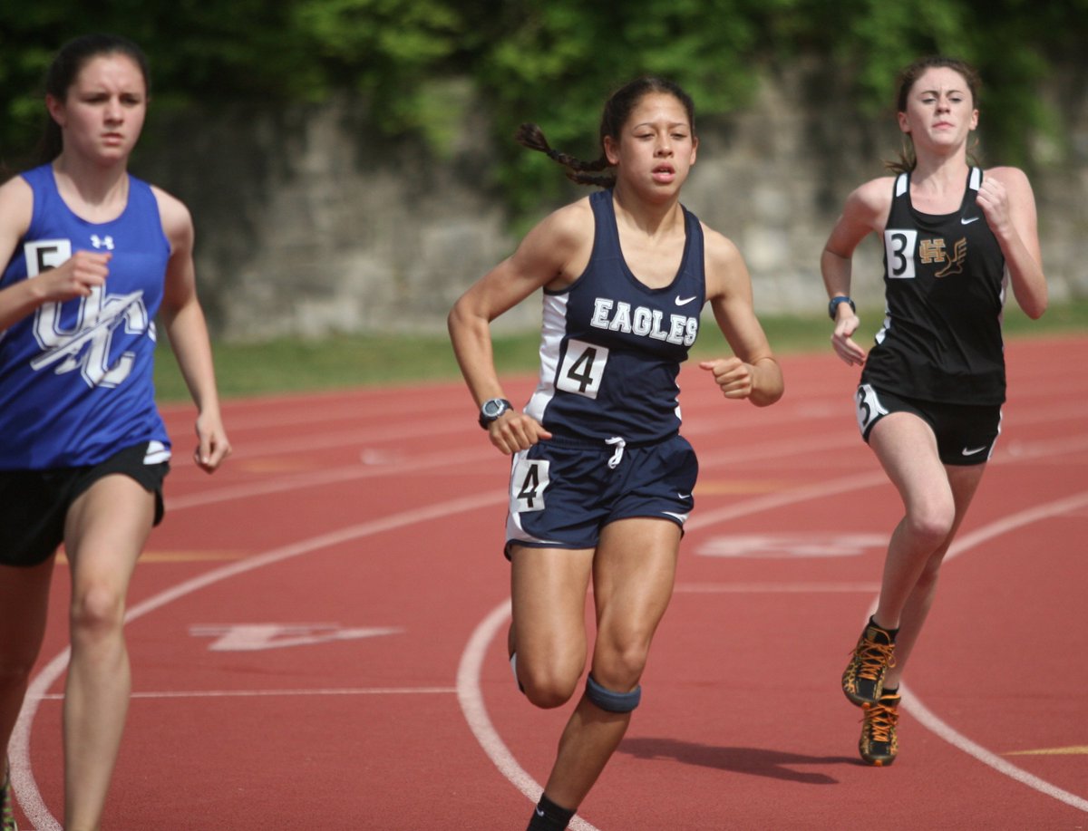 BHMunro1's tweet image. Photos of @ejchs track, at region meet, day 1 @a8db46acfeee463 @EJ_THENEST