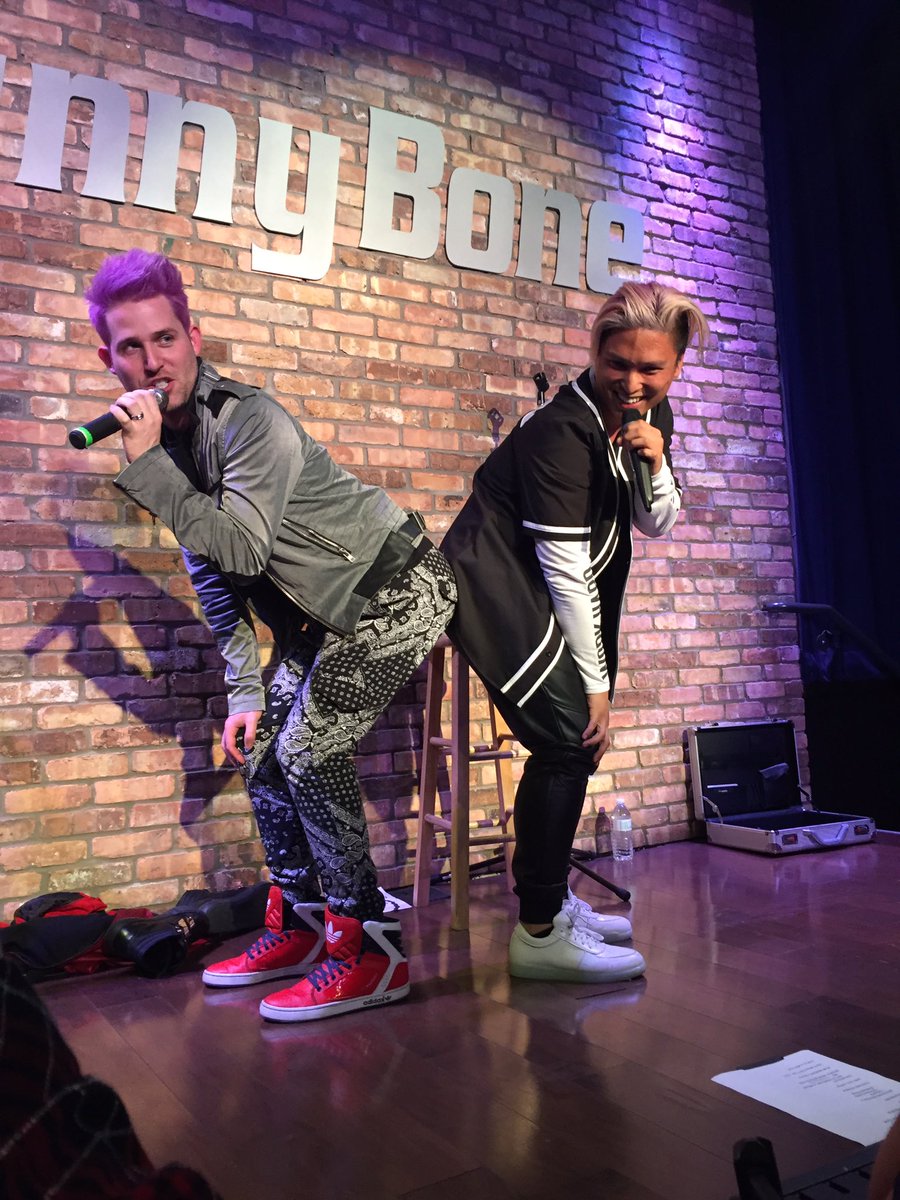 Smiller0925's tweet photo. #joshontour #bootytouch https://t.co/XDnVV5NneG