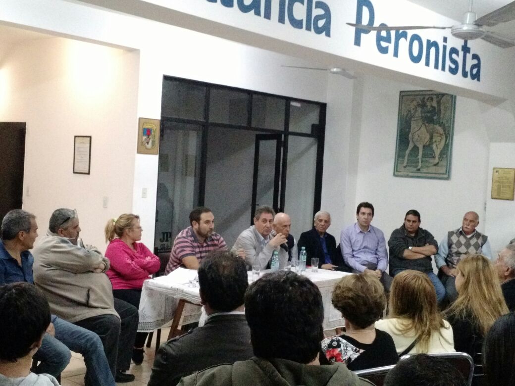 EmilioACaram's tweet photo. Reunión y charla debate en PJ Godoy Cruz con @omarchafifelix gracias a toda la militancia por la participación https://t.co/AKHY747NQQ