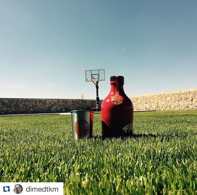 Tin Man (@tinmanep) on Twitter photo Shout out to <a href="/dimedtkm/">David Prieto</a> for capturing this day drinking vibe captured with his #growler β
#armyoftin #texasbeer Shout out to <a href="/dimedtkm/">David Prieto</a> for capturing this day drinking vibe captured with his #growler β
#armyoftin #texasbeer