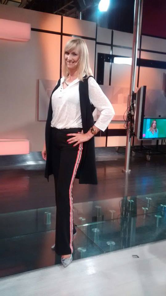 insideescobar's tweet image. Karin Kohen en 7 by zulas
 en TV Pública  
 av tapia de cruz 401 INSIDE ESCOBAR (GLOPA)