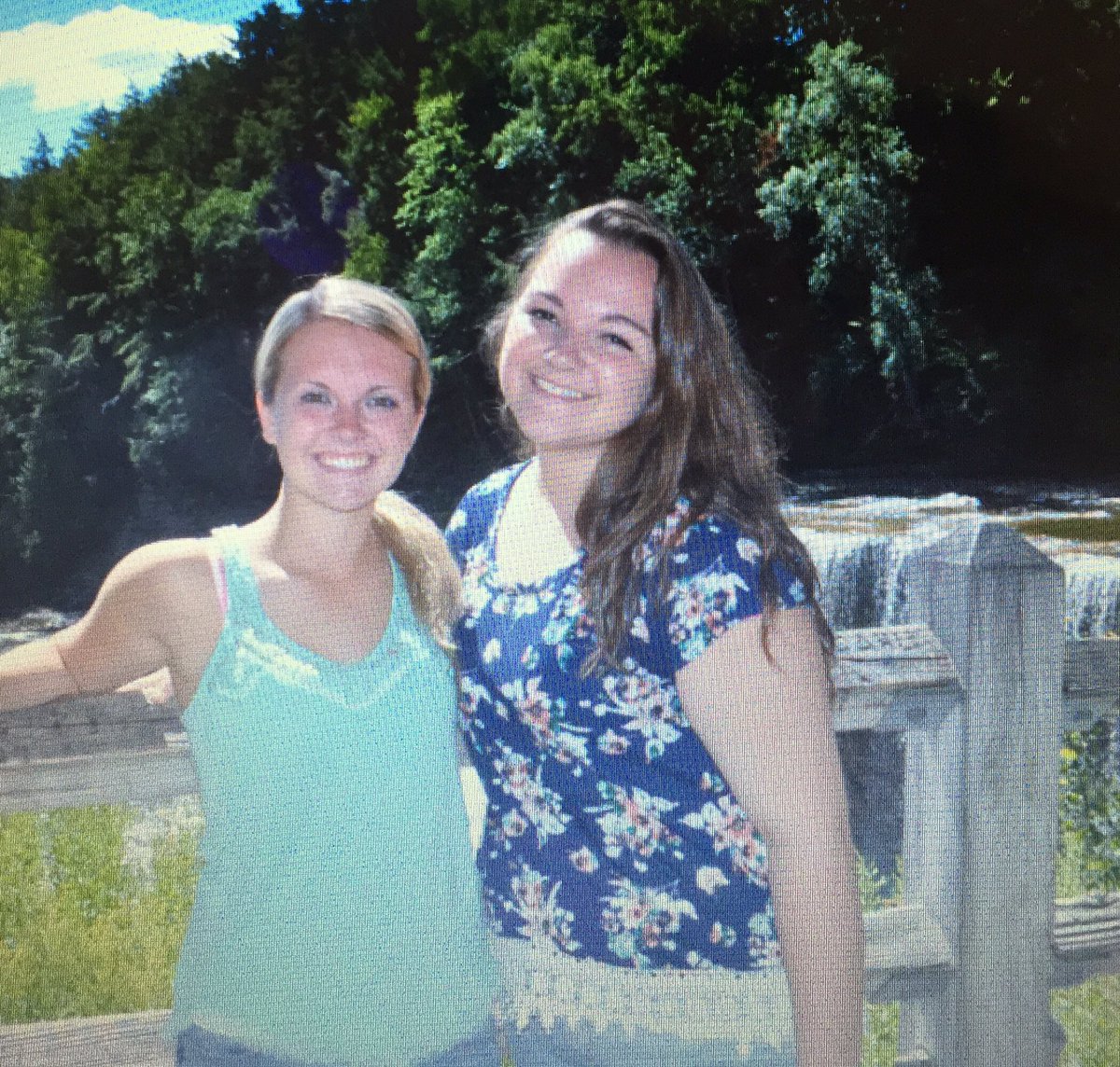 leximomo21's tweet photo. Forever thankful to have this gem ❤️ #lowqualitypicture #highqualityfriends https://t.co/ARKPRNAO0r