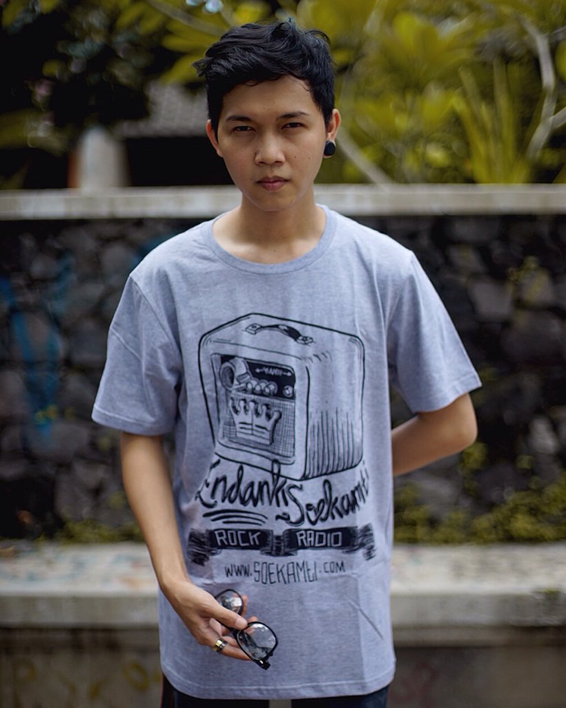 NEW ARRIVAL TEES ES ROCK RADIO 140K  AVAILABLE SIZE S  M  L  XL  XXL  FOR ORDER WHA.... tmi.me/1fdxaE