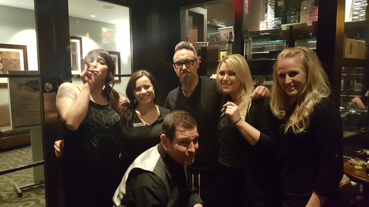 ShanntelLS's tweet photo. @NorthernQuest @Room101Brand Matt booth!! WHOOT WHOOT https://t.co/NqPKEyVBiF