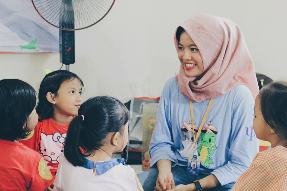 mprubaya's tweet photo. Fakultas Psikologi Ubaya mengadakan acara "Psikologi Ubaya Mendongeng" https://t.co/Z9n18T5Fr6