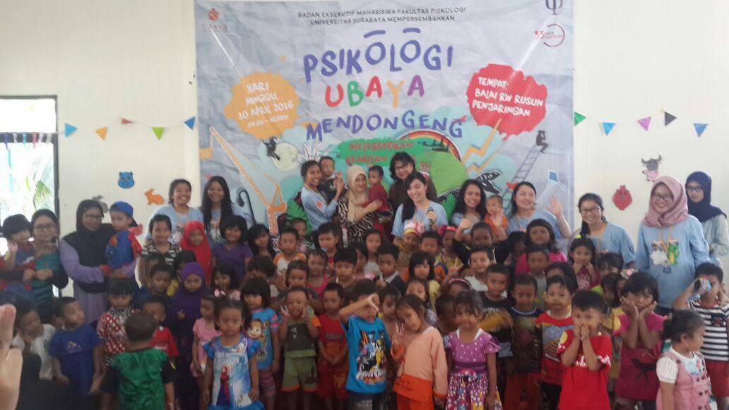 mprubaya's tweet photo. Fakultas Psikologi Ubaya mengadakan acara "Psikologi Ubaya Mendongeng" https://t.co/Z9n18T5Fr6
