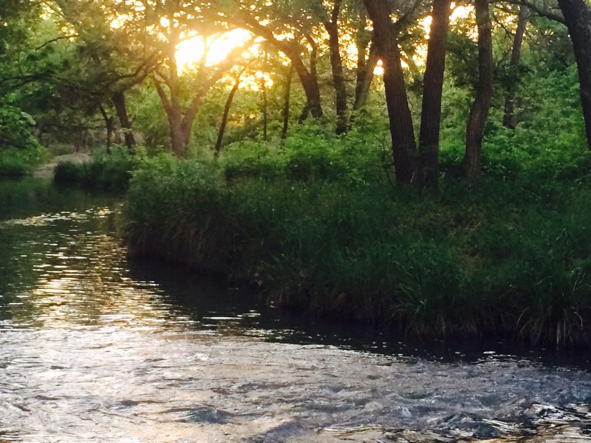 MelonySikes's tweet photo. Sunset on the South Concho in Christoval. Beautiful evening! https://t.co/JC6xu0P23v