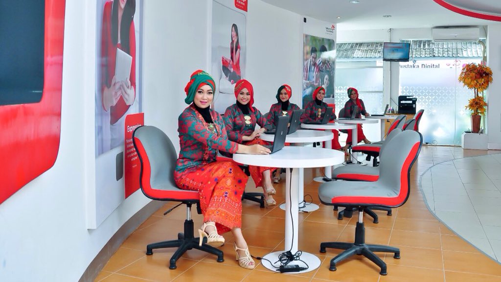Siap melayani sepenuh hati #kartiniindihome #TelkomKartini Plasa Telkom Samarinda