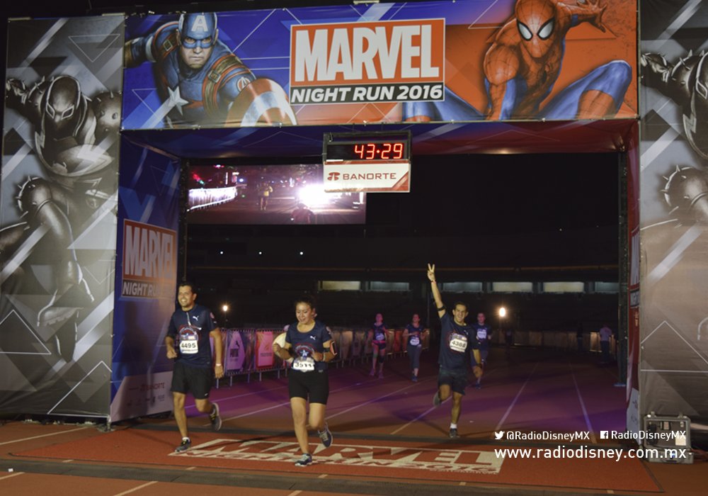 RadioDisneyMX's tweet photo. Revive la emoción de #MarvelNightRun con la música de #RD993 📸➡https://t.co/kcGsgXg4yk ¡Felicidades corredores!🏅 https://t.co/VvbigTQPax