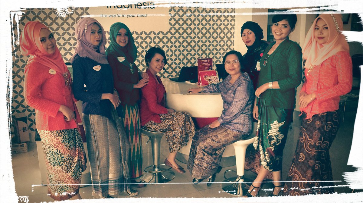 "Kami berikhtiar spy kami teguh sungguh" selamat hari Kartini #kartiniindihome (plasa balikpapan)