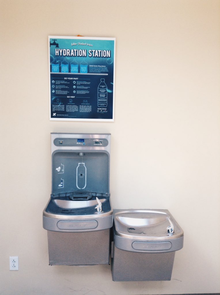 pic_prssa's tweet photo. These stations at CSUDH encourage everyone to refill their water instead of buying. Learn more @ #EarthDay tomorrow! https://t.co/kyMucXyiMz