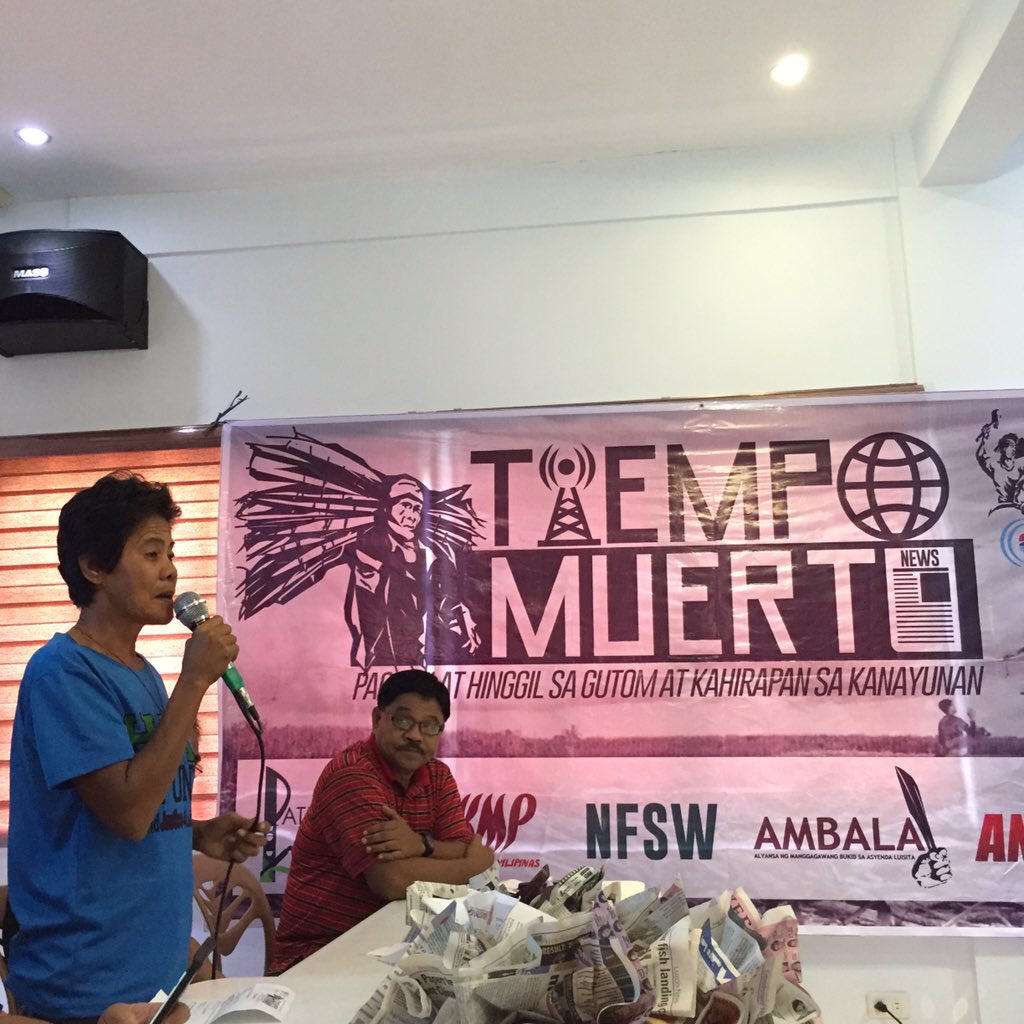 PDIARS's tweet image. Peasant woman Florida Sibayan of Luisita tearfully recounts 2004 massacre &amp;amp; recent crop destruction  #TiempoMuerto