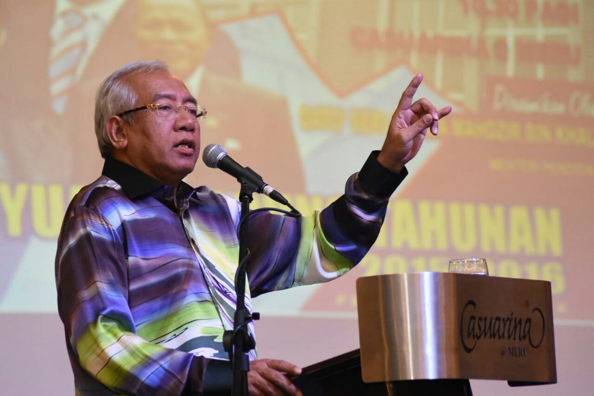MahdzirKhalid's tweet photo. Hanya dengan pendidikan yg dpt memajukan anak,keluarga dan negara kita. In shaa Allah. https://t.co/JnqdwgqvGS