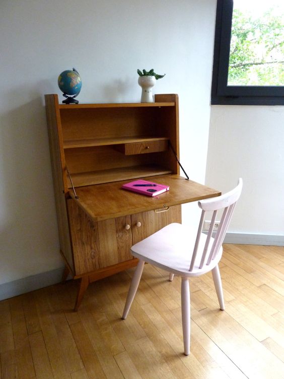 Aujourd'hui, c'est la Fête des Secrétaires. Alors bonne fête à tous les secrétaires du monde ! #fetedessecretaires