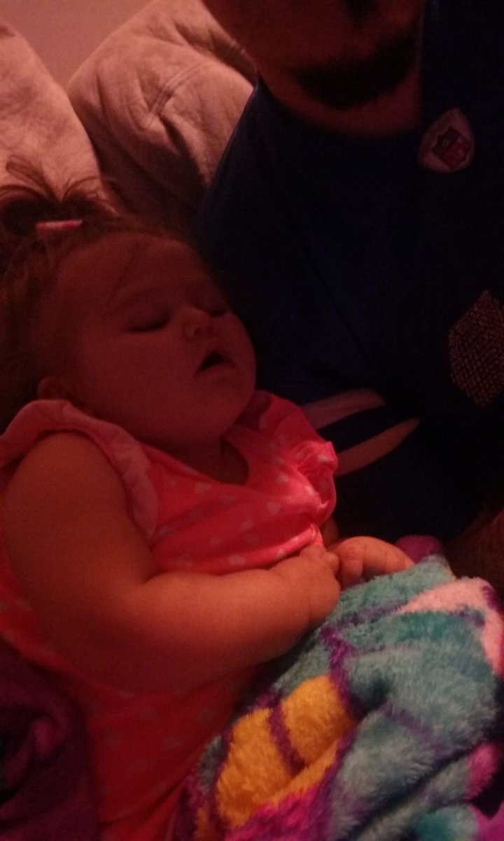 DEVYNWELLING's tweet image. And out