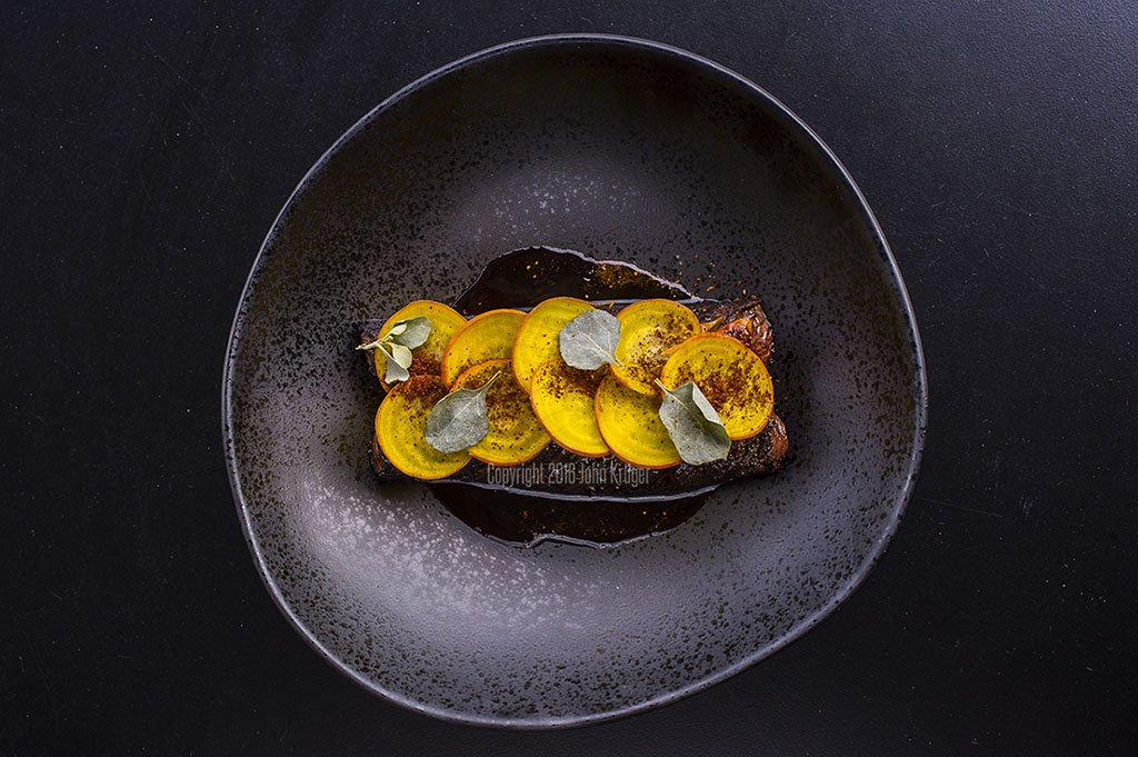 John_Kruger's tweet photo. @ParooKangaroo loin w pepper berry sticky fig golden Beetroot wattle seed sauce &amp; saltbush. Dish by @GrantSchooling https://t.co/XLwNco5atm