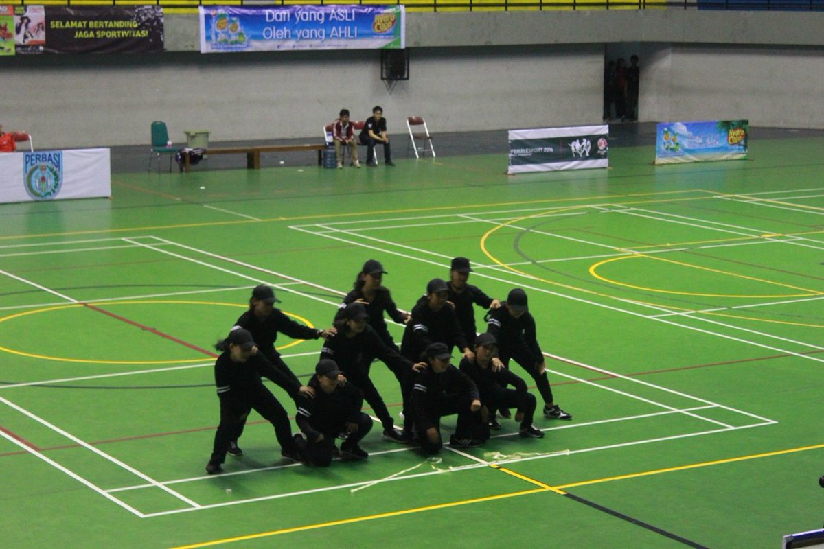 Dance <a href="/SMKN4_yk/">SMKN 4 YOGYAKARTA</a> waktu @FemaleSport2016 #FS2016 170416