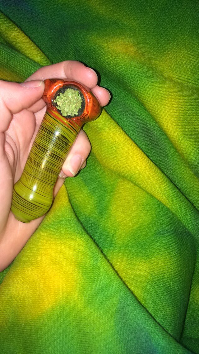 stonedexplorer's tweet image. happy holidaze