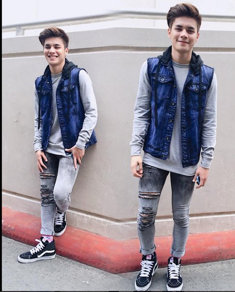 KapamilyaV's tweet photo. Hello, is it me your looking for? Charot

@rodelbrinas 

#ShowtimeWhattaHuwebes https://t.co/99PkhUPfIf