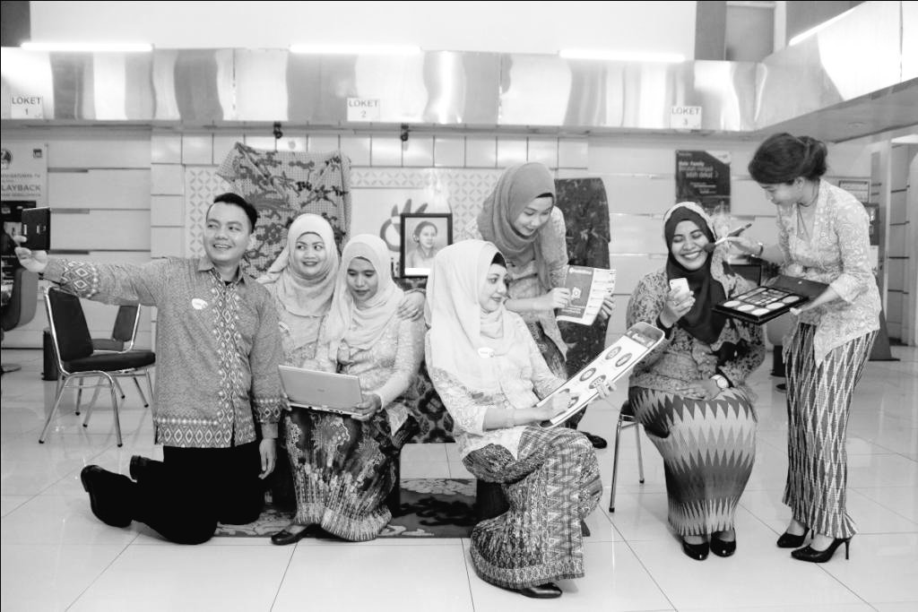 HapsariRani's tweet photo. Selamat hari kartini 21 April
#LivingTheTelkomWayTreg2
#KartiniIndiHome
#PlasaGSH_Jakpus_TRE2 https://t.co/CFsBKLCN95