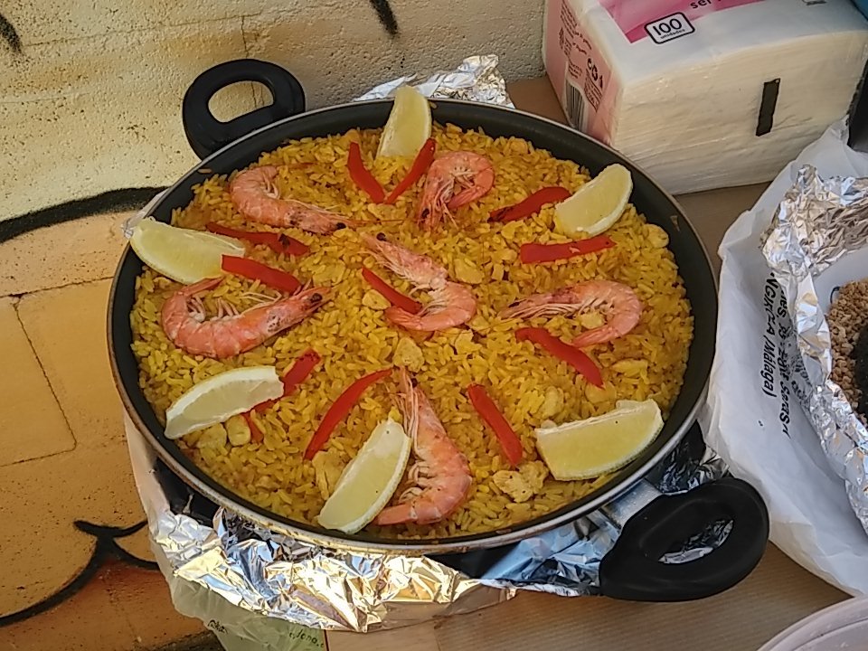 La mesa de 2°B ESO, ¡con paella!