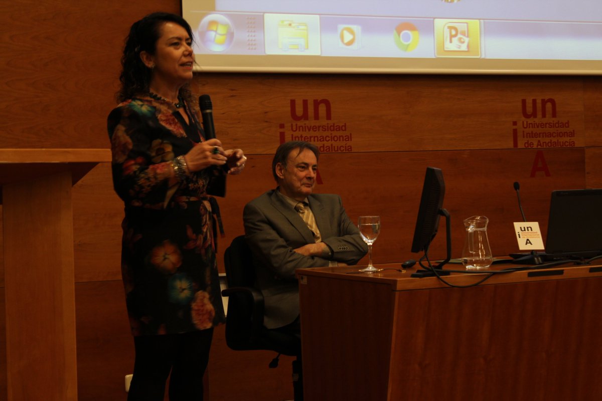 congrespsipos_3's tweet photo. Con Wilmar Schaufeli acerca del 'Work engagement': Síguenos en facebook https://t.co/MUWWlOg5KP https://t.co/TC8tS8KhOD