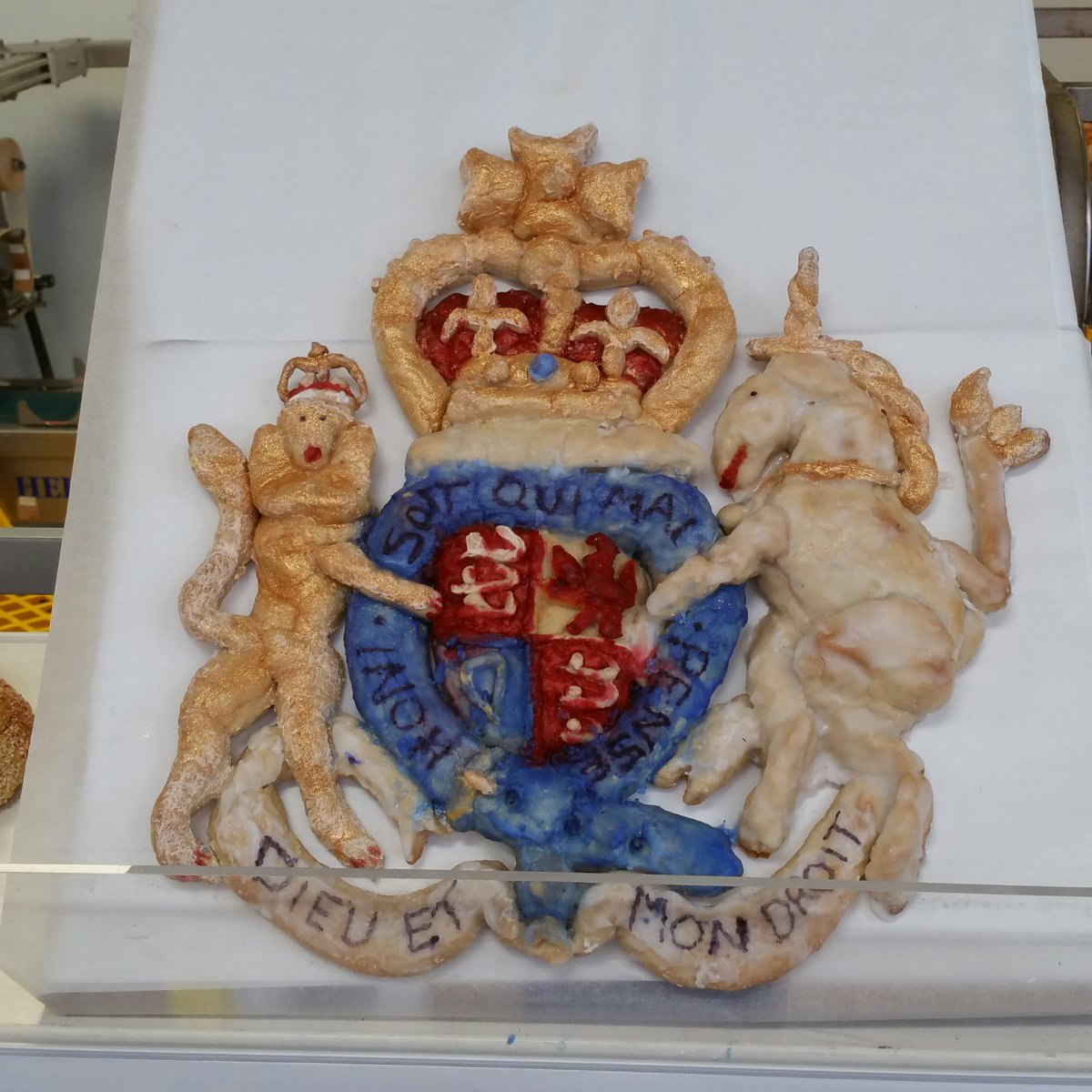 Tesco Crediton Bakery's tribute to the Queen on her 90th Birthday. @steviegosboy <a href="/Em_j_Taylor/">Emily Taylor</a>