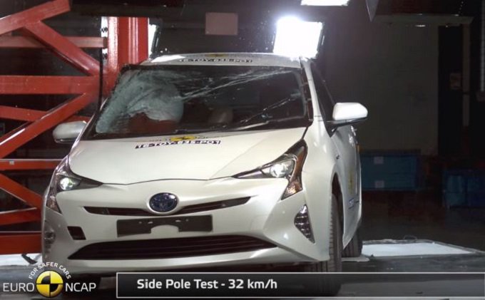 motorionline's tweet photo. La nuova #Toyota #Prius conquista le 5 stelle #EuroNCAP https://t.co/skFe4KQiRF #ToyotaPrius #Prius2016 #cars #autos https://t.co/gy4fqY42Iq