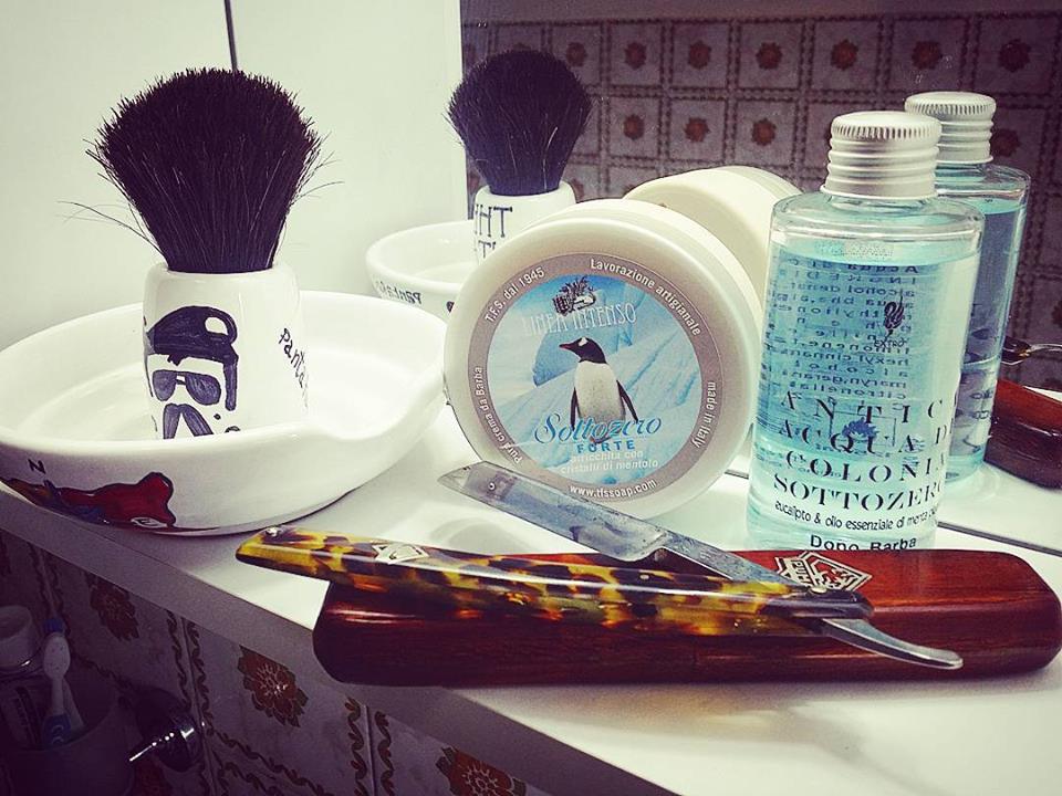 TcheonFungSing's tweet photo. Nice #SOTD by @DinaroLuca  with #Sottozero by #tcheonfungsing #rasaturatradizionale #wetshaving #pantareibrushes https://t.co/yWnauDeuHl