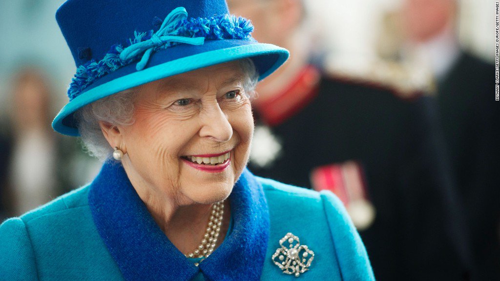 CNN's tweet photo. That time Queen Elizabeth corrected a CNN royal family watcher's pronunciation of "schedule" https://t.co/8G3sRAJQjo https://t.co/c3ZZd6n4A3