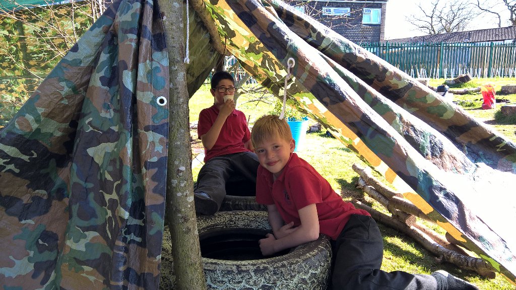 forestunitysch's tweet photo. Great session tonight at Windy Arbor Bushcraft club making shelters in the lovely sunny weather.#unityforestschools https://t.co/bZvJvJlhc1
