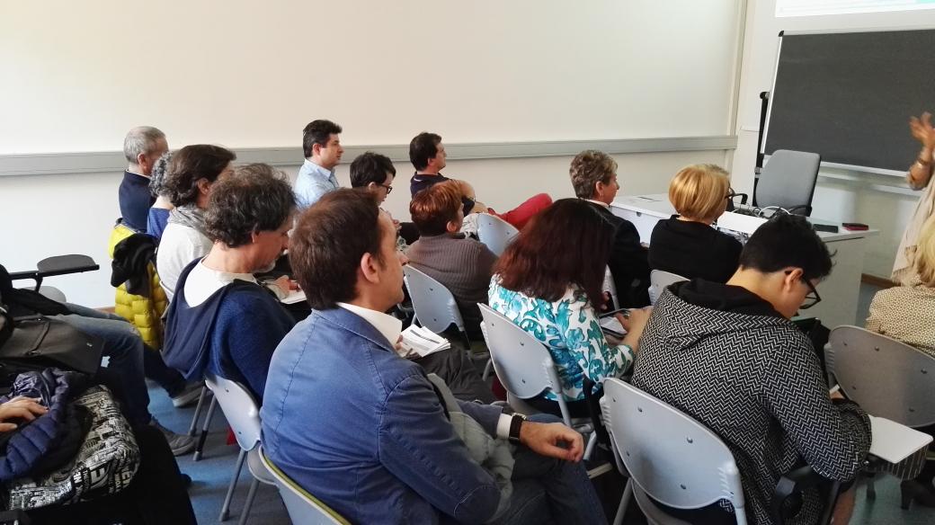 edocalia's tweet photo. Il giovane pubblico di #didamatica2016 non si scoraggia se mancano posti a sedere :) @IsmbOnweb @AICA_1961 #uniud https://t.co/7Mvo6CHVdV