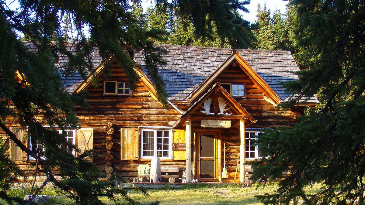 outsidemagazine's tweet photo. Welcome to the best hike-in lodges in North America: https://t.co/ye5SkmKh5e https://t.co/Y0NpRD7Dgu